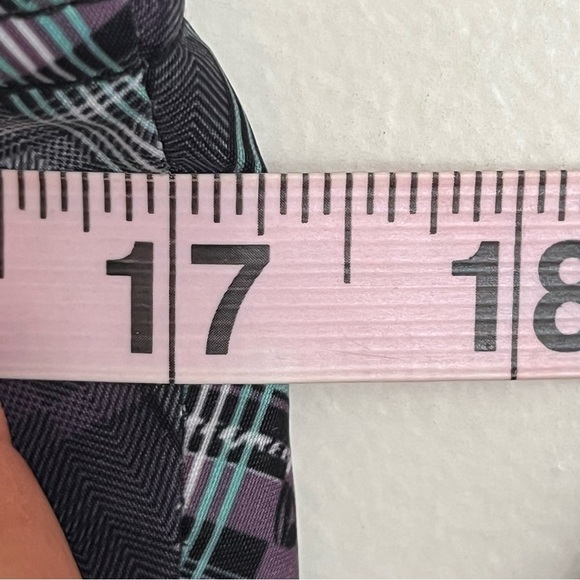 Men’s Reef Stryker Black With Purple Plaid Swim Trunks Board Shorts Size 33 - Picture 5 of 14